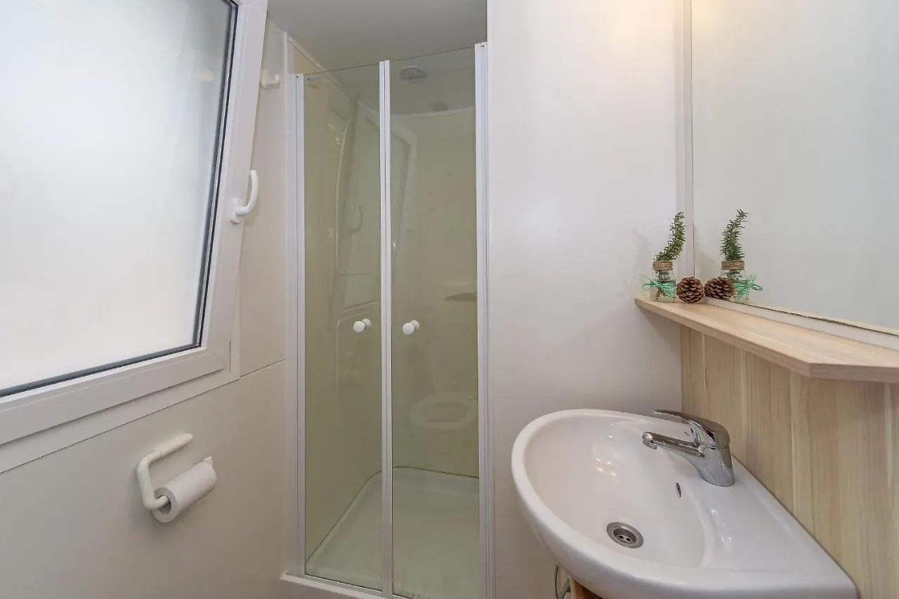 Mobile Home Pine Adria Soline Biograd Na Moru Croatia