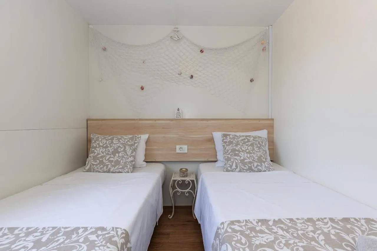 Mobile Home Pine Adria Soline Biograd Na Moru 0*,