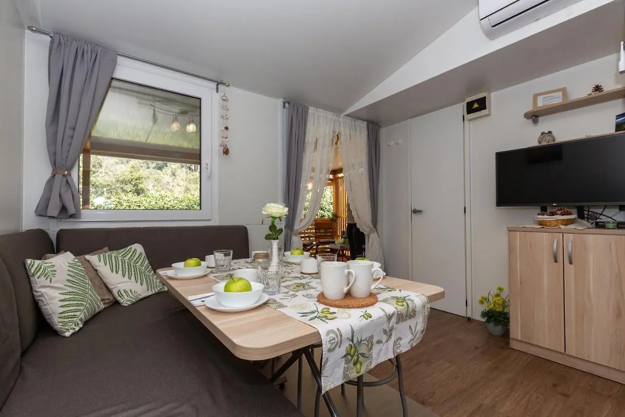 Mobile Home Pine Adria Soline Biograd Na Moru